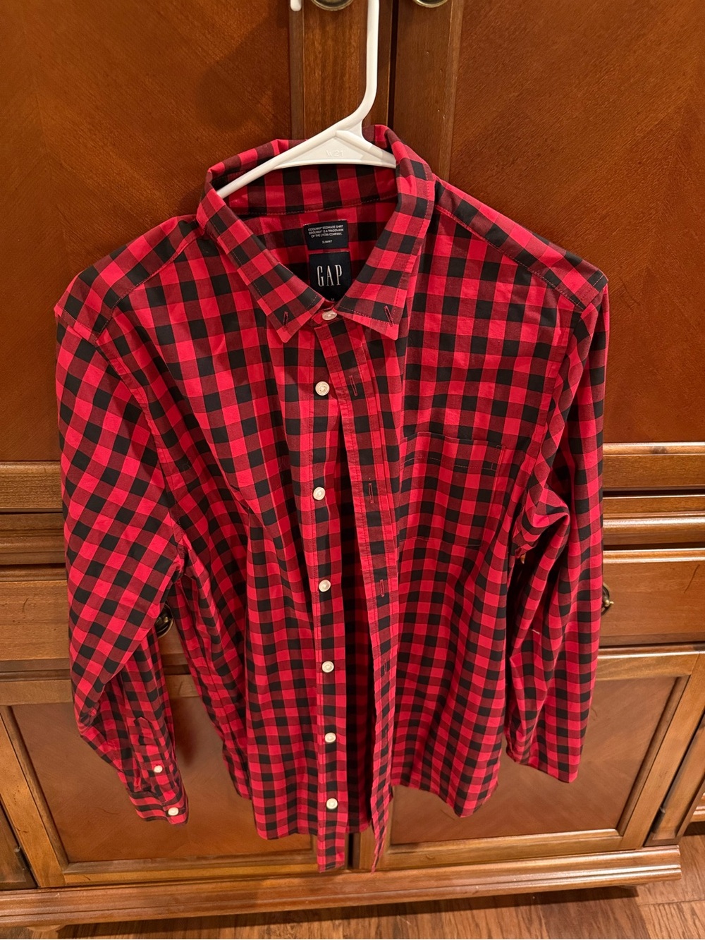 GAP Men’s Red and Black Check Flannel Button-Down Shirt